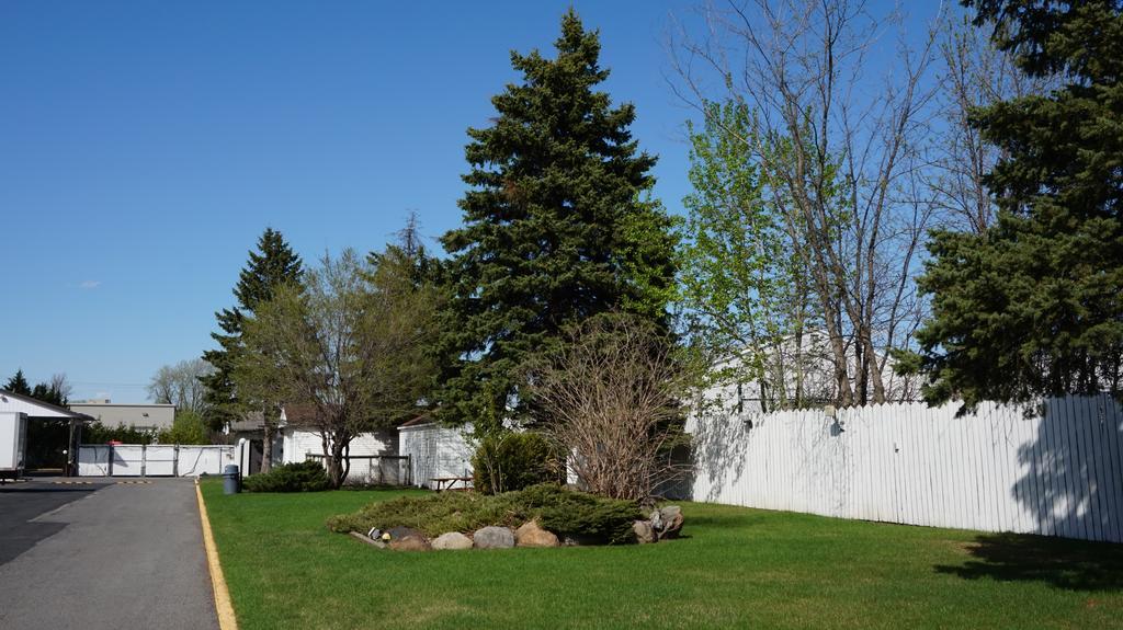 Motel R-100 Longueuil