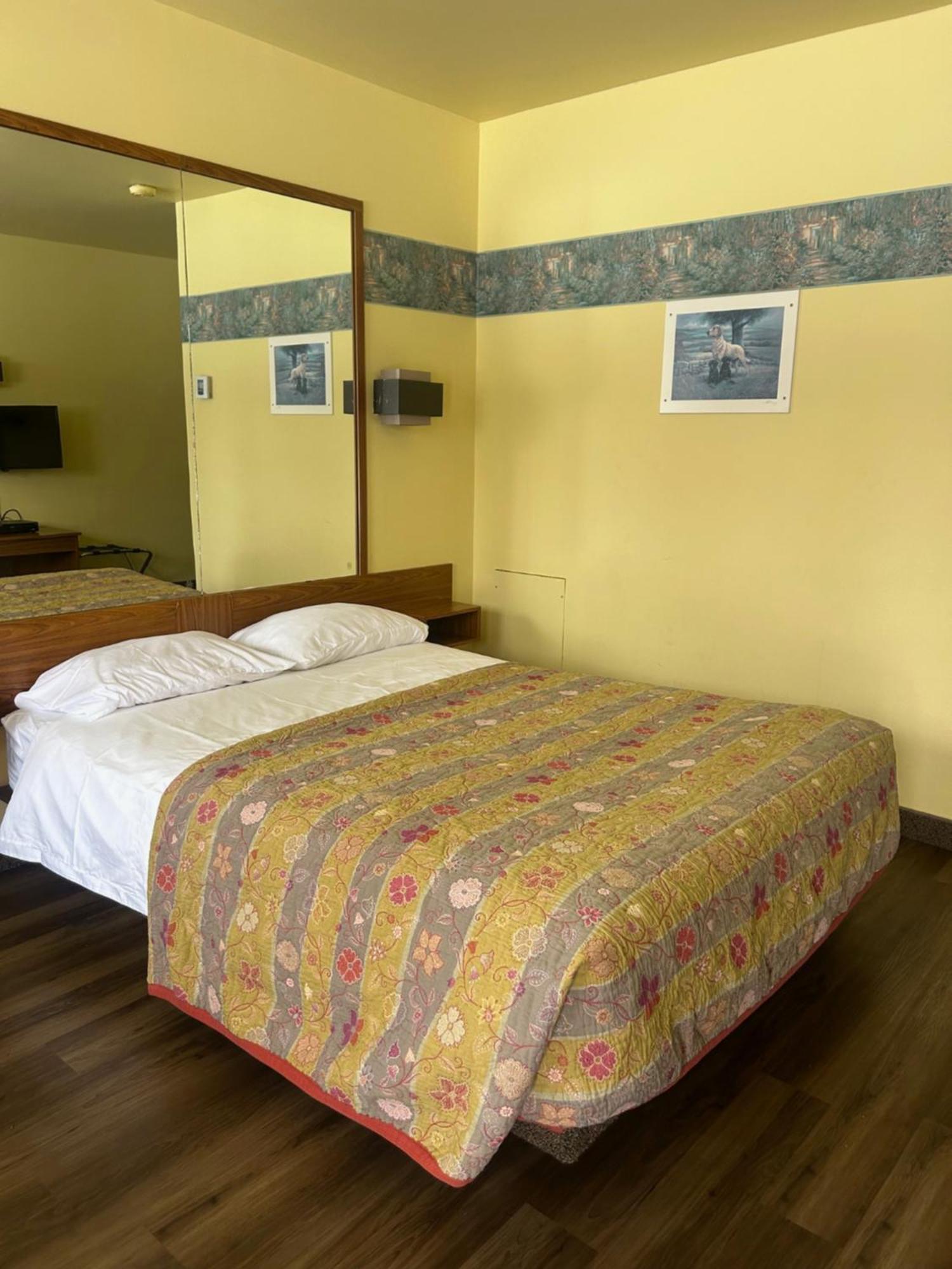 R-100 Motel